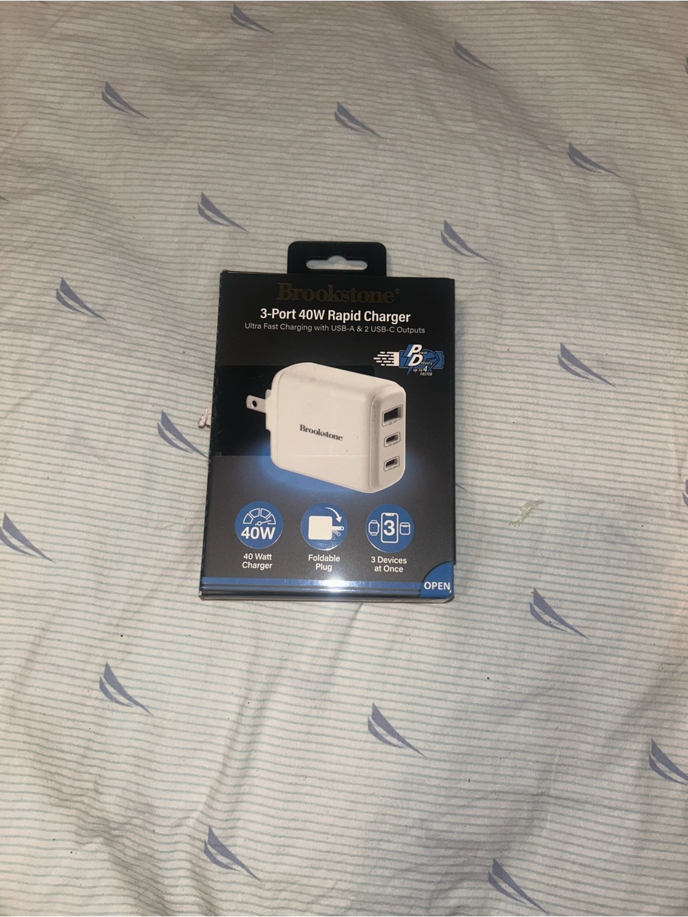 Brookstone White 3-Port 40W Rapid USB Charger